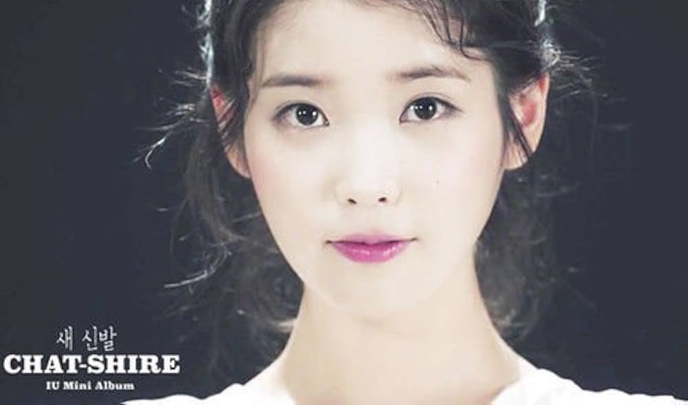 IU - IU [CHAT SHIRE] 4th Mini Album CD+Booklet+Tracking